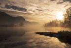 alba sul fiume