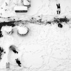 Playing In The Snow - Baden, Marzo 2006 - Nikon D70s +18-70, 52mm f7.1 1/1000s