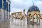 Dove ora sorge la Cupola della Roccia sorgeva il Tempio di Gerusalemme, definitivamente distrutto nel 70 d.C. Attualmente il luogo  uno degli spazi pi contesi al mondo a causa dell'importanza che riveste per la religione ebraica, cristiana e islamica.