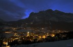 Panoramica di Cortina in ora blu.