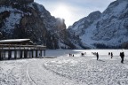 Lago di Braies innevato