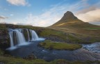 Kirkjufell e Kirkjufellsfoss in autunno