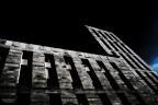 Tribunale- Milano

Sony A6500 + Zeis Vario-TessarT* E 16-70 mm
RawTherapee + GIMP

Secondo me da vedere su fondo nero