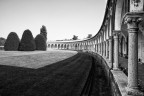 Uno dei due emicicli che delimitano il Cimitero Monumentale di Ferrara.
Qui riposano personaggi famosi come Borso d'Este, Giovanni Boldini, Michelangelo Antonioni, Filippo De Pisis. Purtroppo il terremoto del 20 e 29 maggio 2012 ha fatto danni rilevanti e buona parte del cimitero  ancora transennata.