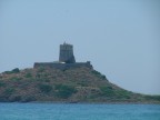 Un primo piano della torre di Nora