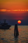 isola di Pellestrina, lungo la via d'acqua per Venezia, i tramonti in qualsiasi stagione sono qualcosa di bello.