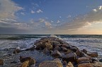 Guardando il mare al tramonto