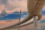 Una luce suggestiva ed un taglio insolito del moderno e spettacolare ponte ciclopedonale che attraversa la citt di Pescara