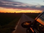E impossibile non accostare per un secondo la macchina scendere e ammirare la bellezza del tramonto