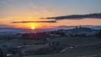 Il sorgere del sole nelle colline di San Gimignano.