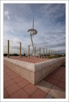Nel 1992 Barcellona ospita le Olimpiadi, l'Anella Olimpica  il parco che ospita le sue strutture: Lo stadio Lluis Companys, il Palau Sant Jordi, le piscine Picornell e l'Istituto Nazionale di Educazione Fisica. Su tutto domina la Torre delle telecomunicazioni, vertiginoso ago disegnato da Calatrava.