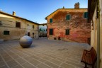 Paese antico, arte moderna
