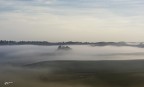Nebbia nella collina al mattino..