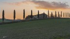 Il vecchio casolare all'alba..