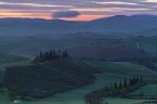 Un alba che si preannuncia contrastata.. Val D'orcia.