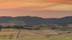 Un attimo di roseo dell'alba. Colline di Orciano pisano Un attimo di roseo dell'alba. Colline di Orciano pisano