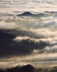 Panorama prealpino tra le nebbie