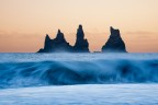 Quest'inverno ho avuto la fortuna di girare un video in Islanda (c' il link qui in basso) e ho scattato molte foto in luoghi straordinari a sud dell'isola. Questi sono i celeberrimi faraglioni al largo della costa di Vik. L'immagine  scattata con A7IV e 70-180 Tamron

Iceland - Infinite Horizons: https://youtu.be/bgY0dnGZ4xo