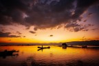 tramonto sul lago Inle