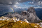 Da poco arrivati in cima il cielo ci fa un regalo. Un arcobaleno compare sopra il Sasshonger creando un momento a lungo atteso nelle mie uscite

f.16  1/20 iso100 filtri gnd + polarizzatore