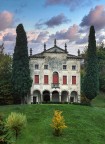 Palazzotto del 1700 nato come dependance della pi nota Villa Contarini ad Asolo. Deve il suo nome al fatto che nel 1895, con una donazione, pass ai padri mechitaristi armeni di Venezia. Oggi  in mano a privati. &#129335;&#8205;&#9794;&#65039;&#128542;