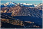 Panorama da Finestrn (monte Grappa) verso il paesino di Enego (altopiano dei Sette comuni) con lo sfondo dei Lagorai e della Cima d'Asta. Gennaio 2024