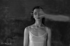 Adeguarsi ad un'altra persona, cambiare, annullarsi per paura delle conseguenze...assecondare. Non  amore,  terrore.