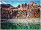 Rocce alpine con riflessi