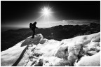 Controluce spietato nell'autoscatto di vetta