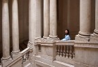 Tra le colonne