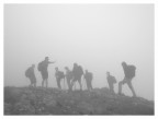 Acrocoro sommitale  del Monte Pasubio, circa 2100m. Una comitiva in gita didattica sui luoghi di battaglia della Grande Guerra. Giugno 2025