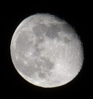 crop della luna
(fuji s5600  - 1/40 sec - f5,7 - 64 iso - 380mm )