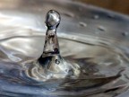 Goccia d'acqua che rimbalza