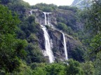 Avete caldo? Volete una doccia fresca e salutare? Le cascate del Piuro vicino Chiavenna fan al caso vostro.