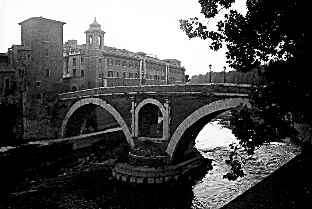-PU116 il ponte dell'isola SCAN STRISCIA 49_P-012 BWE.jpg