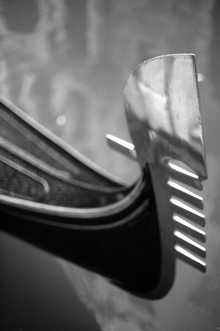 04BN-ferrogondola.jpg