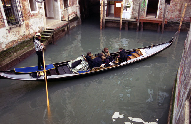04N-gondola02.jpg