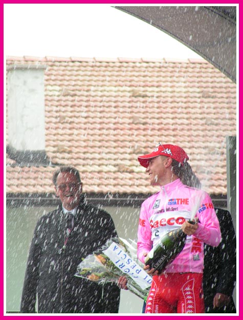 12rosa con schiuma.jpg