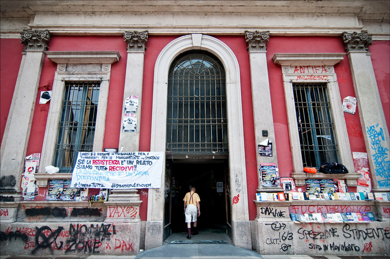 16-Ingresso-secondario-Statale di Milano.jpg