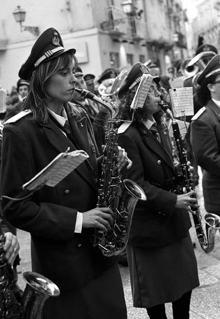 1sax650.jpg