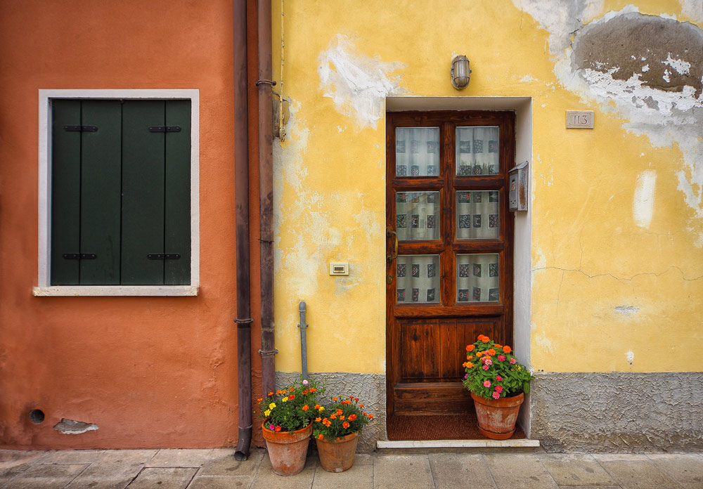 2014_06_21-porta-e-finestra-giallo-arancio.jpg