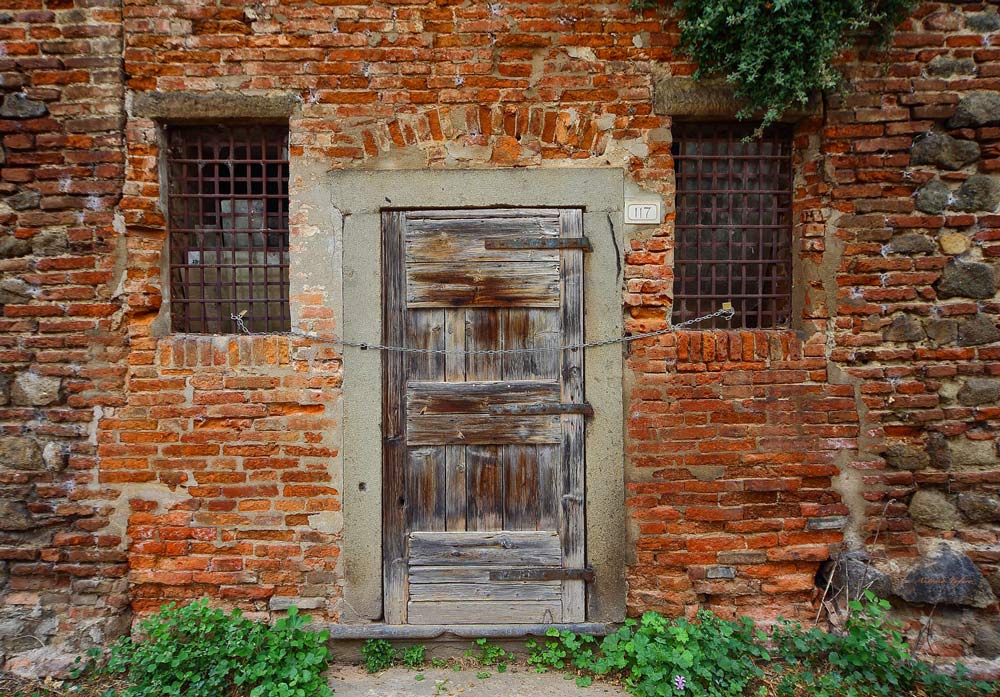 2014_06_21-vecchia-porta-e-finestre.jpg