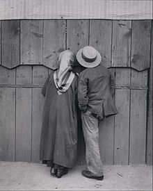 220px-Andre_Kertesz_-_Circus,_Budapest,_19_May_1920_-_Google_Art_Project.jpg