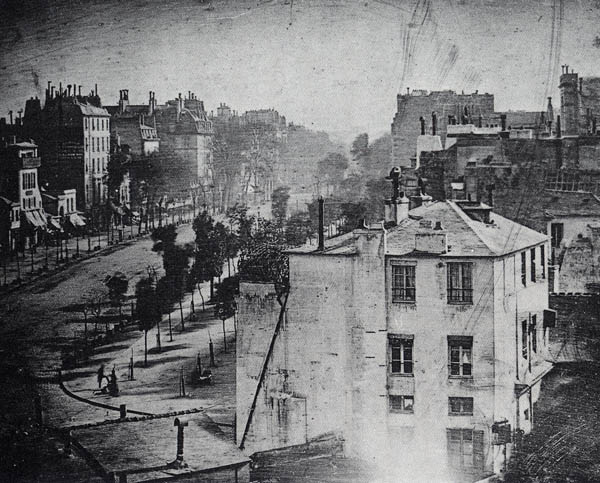 2_Daguerre_Boulevard du Temple_1838 1839.jpg