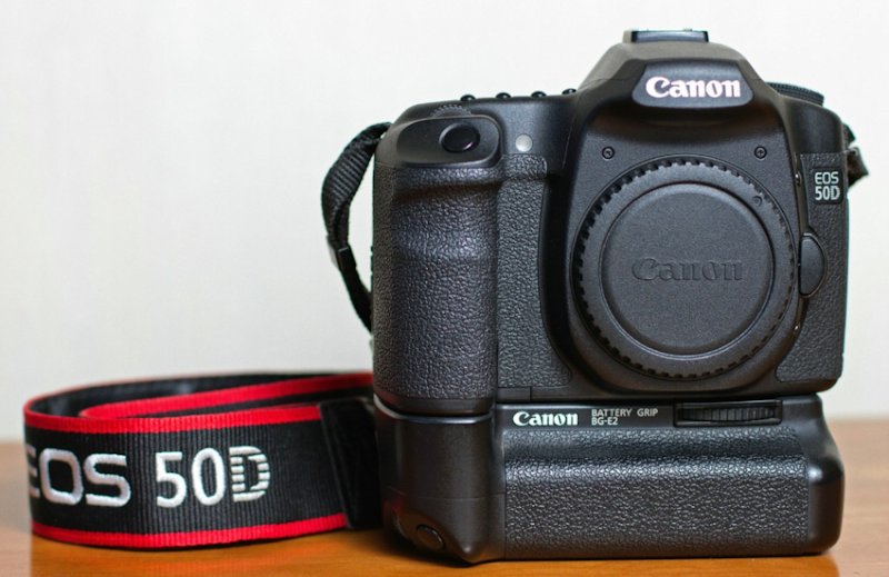 50d con bg.jpg
