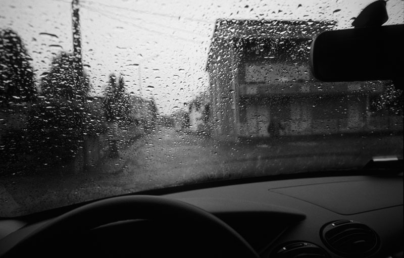 7. L'attesa al parcheggio.jpg