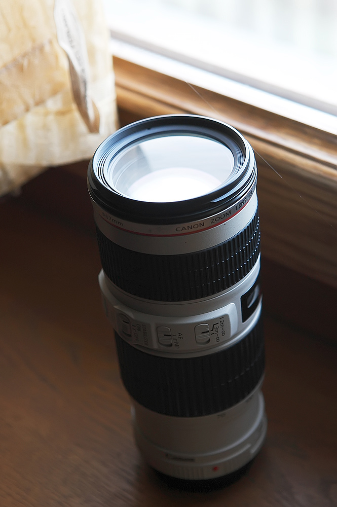 70-200-is-front-200kb.jpg