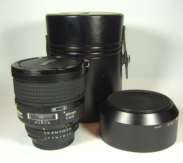 85 f1.4 AA.jpg