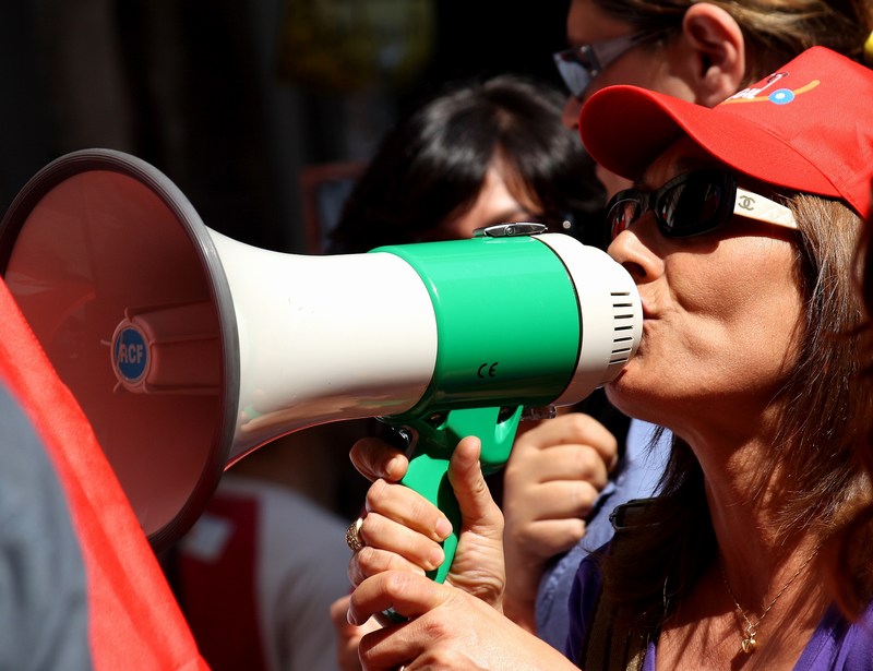 al megafono la nostra protesta.jpg
