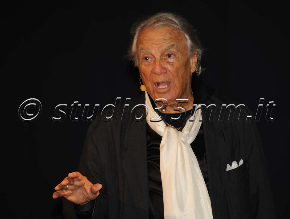 Albertazzi_033wtmkwtmk.jpg